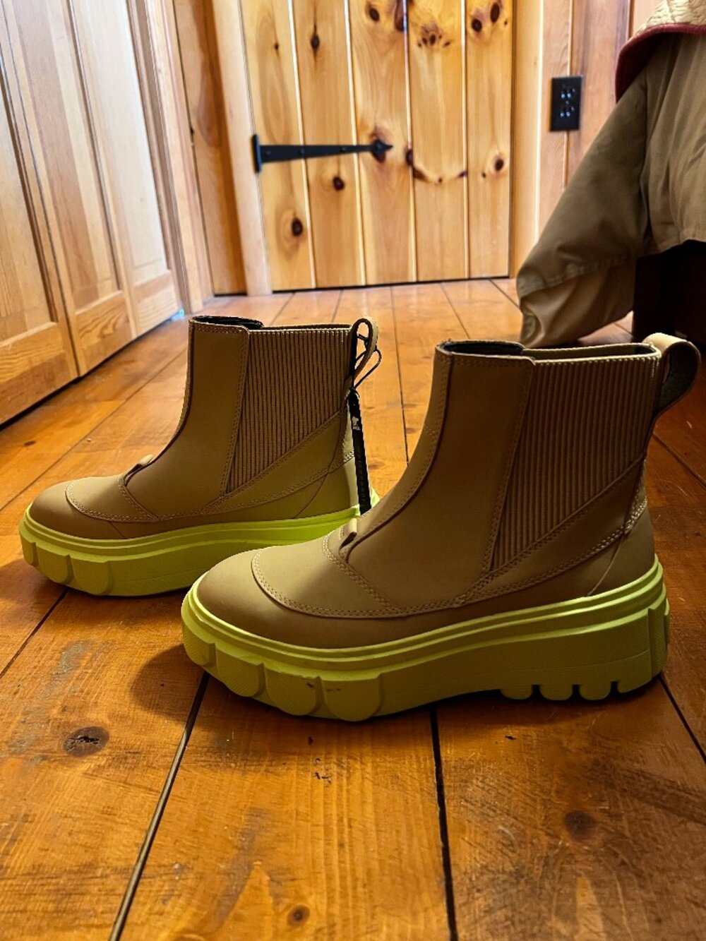 NWT Sorel Platform ankle boots - Sz 7.5